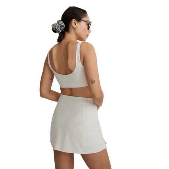 Outdoor Voices Milkstone Cream Heathered Warmup 2.5" Skort - Picture 4 of 11